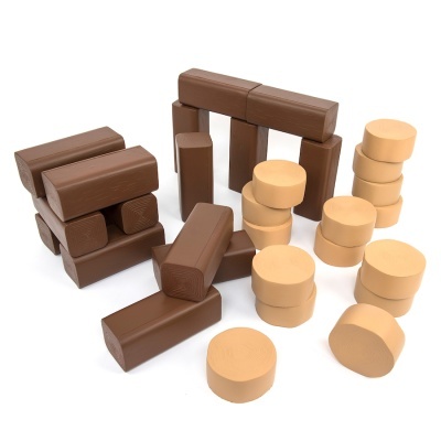 Blocos de construção castanhos e bege, formas cilíndricas e retangulares