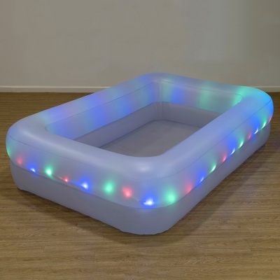 Piscina insuflável branca retangular com luzes LED coloridas embutidas