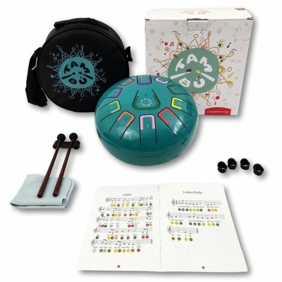 Instrumento musical em aço verde azulado com baquetas, anéis, saco preto, partituras e caixa TANKDRUM