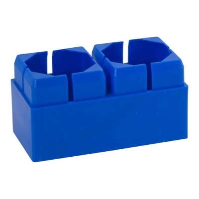 Suporte azul de plástico com duas aberturas quadradas