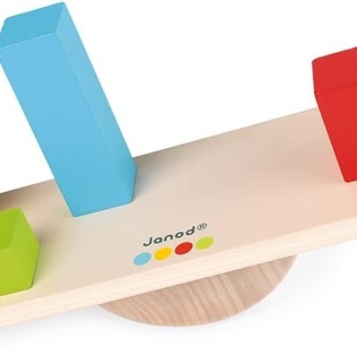 Brinquedo de equilíbrio em madeira com blocos coloridos