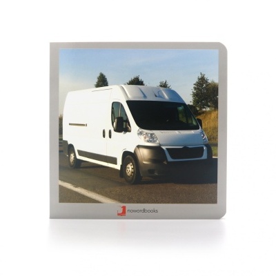 Capa com imagem de carrinha branca numa estrada e logotipo novarootbooks