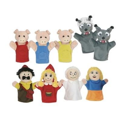 Oito fantoches de mão coloridos representando personagens de contos populares.