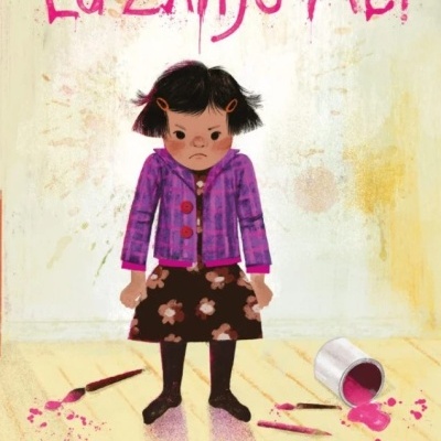 Capa de livro com menina zangada e tinta rosa no chão