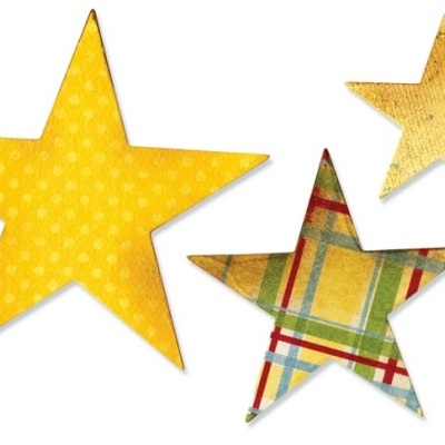 Três estrelas de papel decorativas com diferentes padrões e cores sobre fundo branco