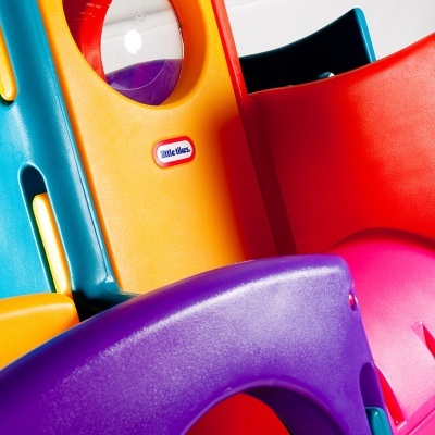 Brinquedo infantil multicolorido em plástico com logotipo Little Tikes