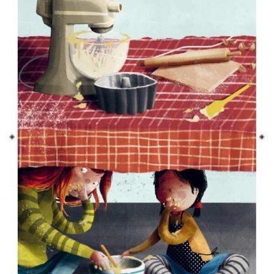 Duas crianças a cozinhar debaixo de uma mesa com utensílios de cozinha e uma batedeira em cima