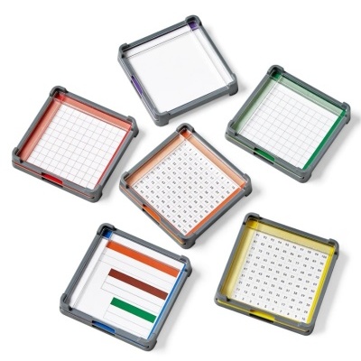 Seis tabuleiros quadrados coloridos com padrões variados