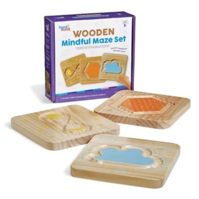 Conjunto de labirintos de madeira para crianças com padrões coloridos
