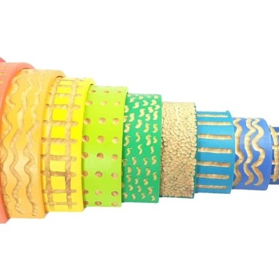 fitas decorativas coloridas com padrões variados arrumadas em ordem decrescente