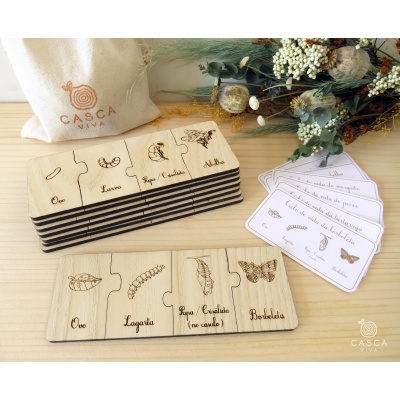 Jogo educativo de madeira com peças do ciclo de vida da borboleta e sacola CASCA VIVA