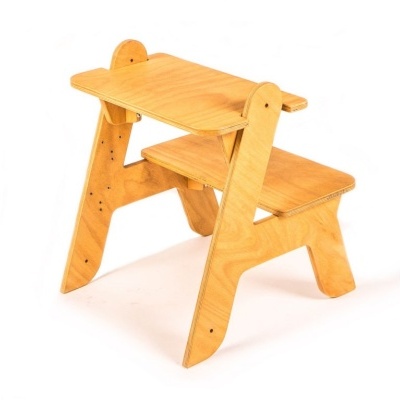 Escadote pequeno de madeira de duas etapas cor natural