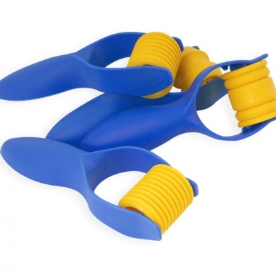 Rolos de massagem manuais azuis com rodas amarelas dentadas