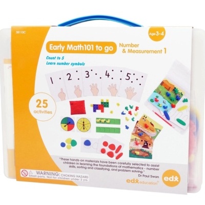 Conjunto educativo infantil Early Math 101 to go em caixa plástica com pega azul e rótulo branco e laranja.
