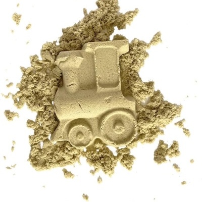 Areia compactada em forma de comboio infantil com areia solta à volta.