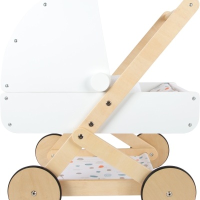 Carrinho de brincar para bonecas em madeira clara e branca com rodas