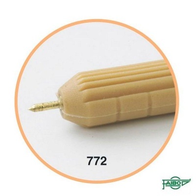 Ferramenta de gravação bege com ponta metálica e número 772