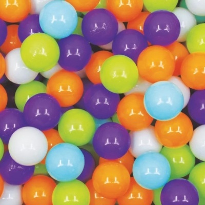 Bolas plásticas coloridas brilhantes empilhadas