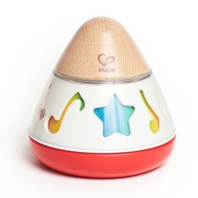 Brinquedo de encaixe em forma de cone com recortes coloridos e topo em madeira