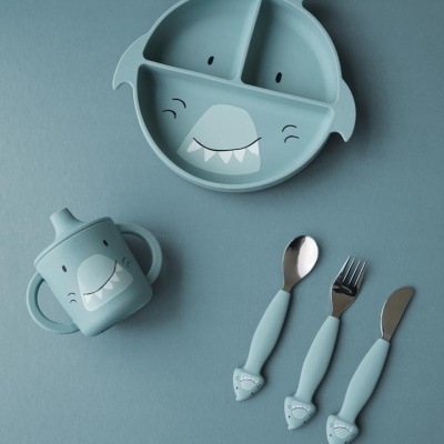 Conjunto de alimentação infantil azul com tema de tubarão