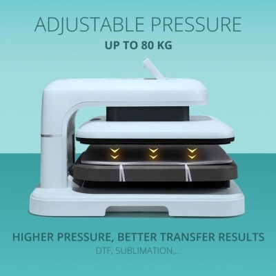 Prensa térmica branca com almofada preta e texto informativo sobre pressão ajustável