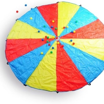 Jogo de bola colorido redondo com bolas pequenas