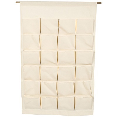 Organizador de parede em tecido creme com 25 bolsos quadrados