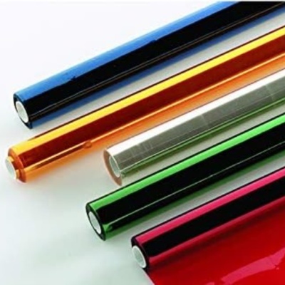 Rolos de papel metalizado em várias cores