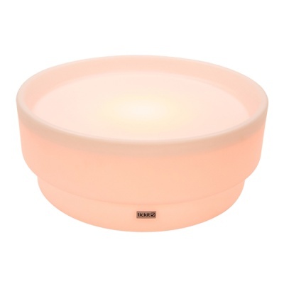 Tigela de silicone cor de salmão com etiqueta tickit