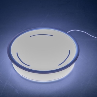 Base redonda branca com luz LED azul e detalhes azuis