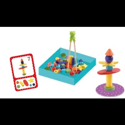 Jogo de construção em madeira colorida com cartas e base azul