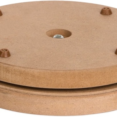 Base redonda de madeira com quatro suportes e parafuso central