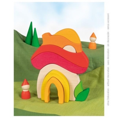 Brinquedo de madeira colorido formando uma casa e duas figuras humanas pequenas