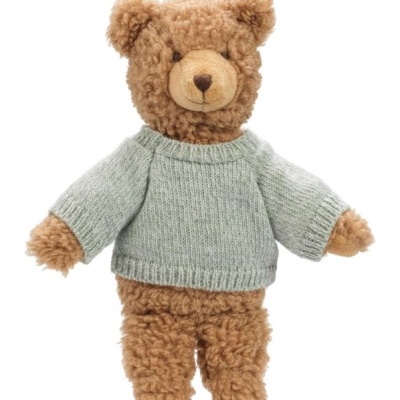 Urso de peluche castanho com camisola cinzento claro