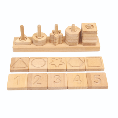Jogo pedagógico de madeira com formas e números para encaixar
