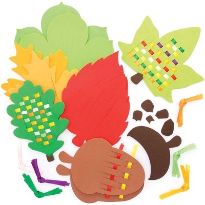 Peças de cartonagem e fitas coloridas para artesanato em forma de folhas e bolota