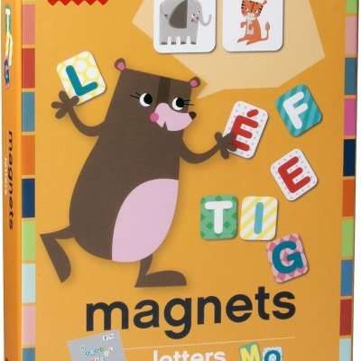 Caixa de ímanes de letras coloridas da APLI Kids com ilustrações de animais