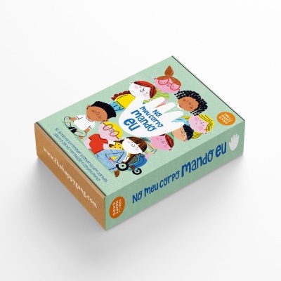 Caixa de jogo educativo 'No meu corpo mando eu' com ilustrações de crianças