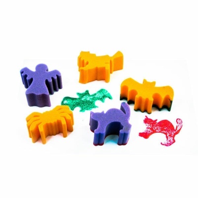 Esponjas de banho em formas de animais e anjo coloridas com figuras recortadas