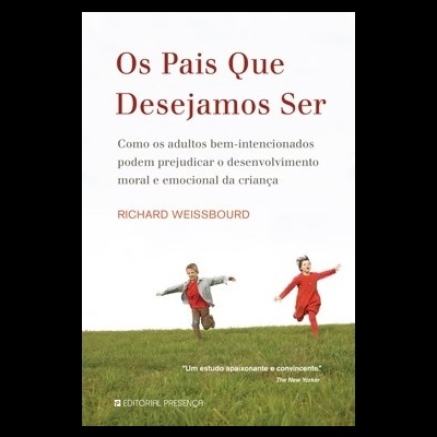 Capa de livro 'Os Pais Que Desejamos Ser' com crianças a correr na relva
