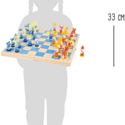 Jogo de xadrez em madeira com peças coloridas em azul claro e laranja