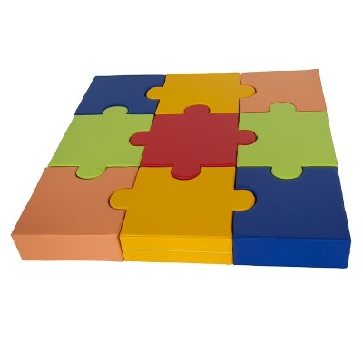 Tapete de brincadeira em forma de puzzle colorido