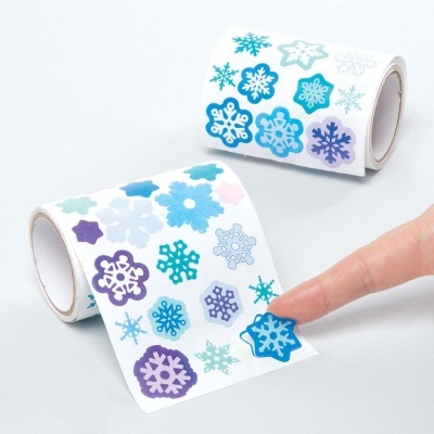 Rolos de autocolantes com flocos de neve em azul, roxo e branco