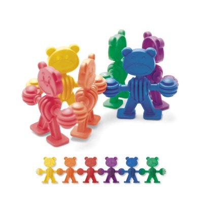 Figuras de urso coloridas de plástico em círculo