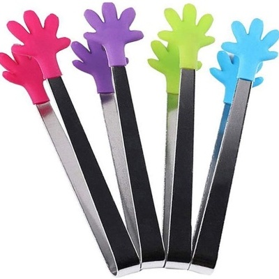 Cinco pinças de metal com ponta em silicone colorido em forma de mão