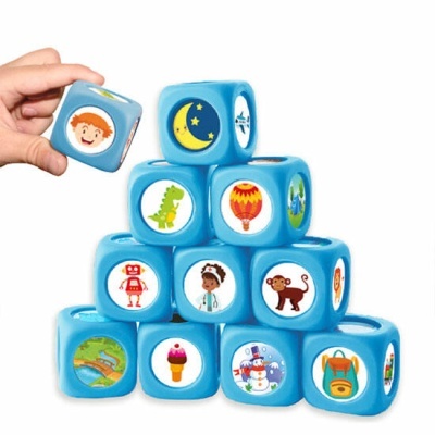 Blocos azuis com várias imagens coloridas para crianças