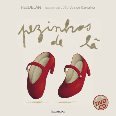 Livro com ilustração de sapatos vermelhos Mary Jane e selo contém DVD e CD