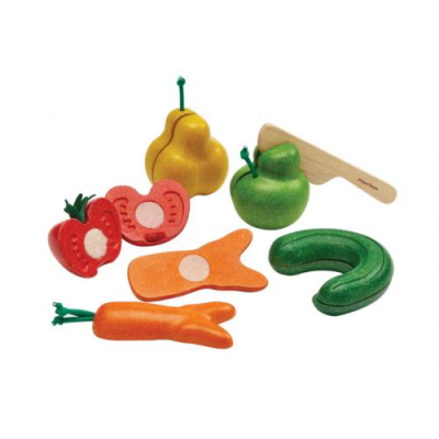 Conjunto de brinquedo em madeira de frutas e legumes partido ao meio com faca de madeira