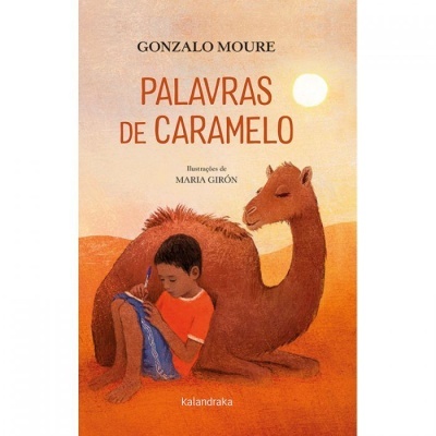 Capa de livro 'Palavras de Caramelo' com ilustração de menino e camelo
