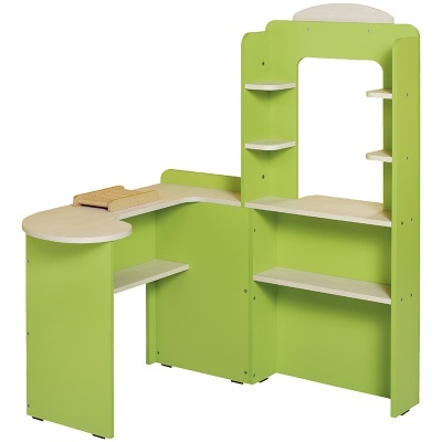 Móvel infantil em madeira verde com prateleiras e tampo claro